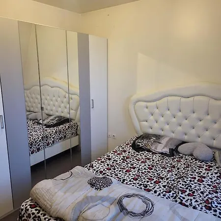 Privee Dans Un Apartment *